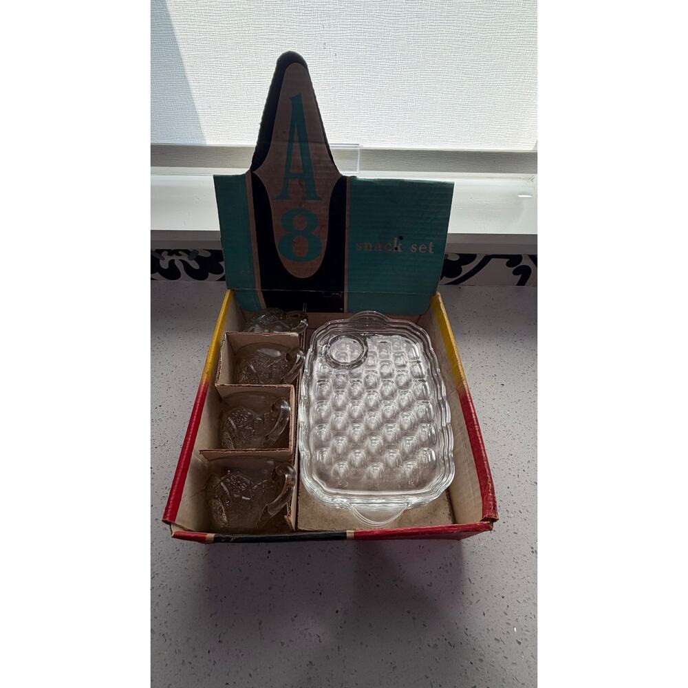 Vintage Federal Glass Company Columbus Ohio A 8 Snack Set 4 Cups & 4 Plates